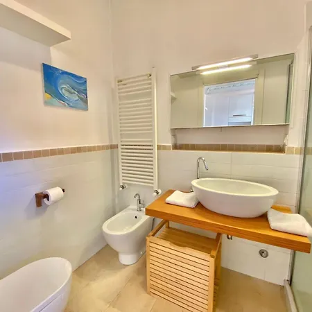 Coluccio C&l Home, In Coorte Silenziosa Milanese, Vicino A Metropolitana, Strategica Per Eventi, Fiere E Concerti Apartament *