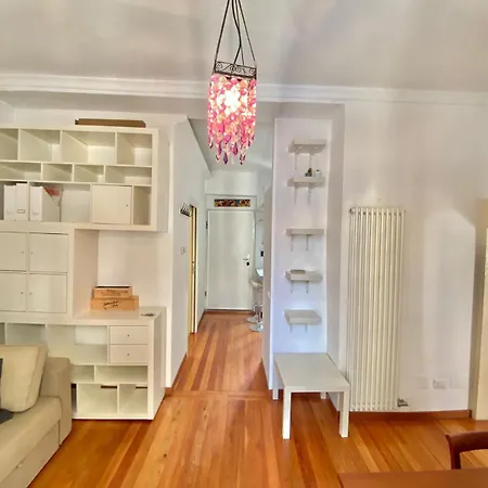 Apartament Coluccio C&l Home, In Coorte Silenziosa Milanese, Vicino A Metropolitana, Strategica Per Eventi, Fiere E Concerti *